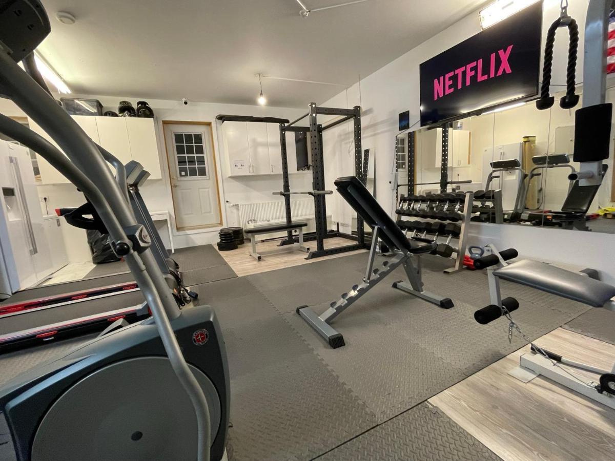 4-Bedroom Villa With Private Gym And Hot-Tub 雷克雅維克 外观 照片