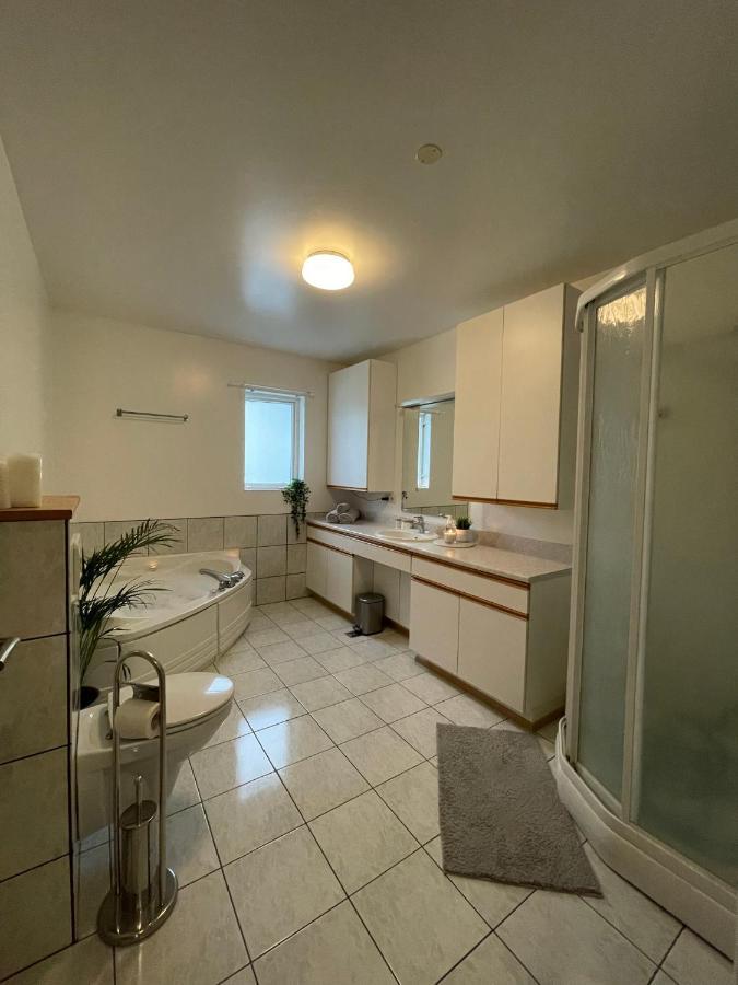 4-Bedroom Villa With Private Gym And Hot-Tub 雷克雅維克 外观 照片